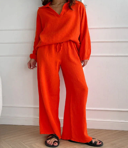 WOLFF Elegant Two-Piece Set with V-Neck and Pants